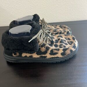 Hey Dude Brit Leo Nut Women’s size 9 with Black Fur Booties